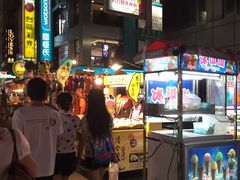 -六合夜市