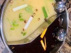 -肖肖酸萝卜鱼火锅(总店)