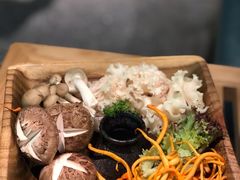 菌菇拼盘-六少·猪肚包鸡火锅(卓悦INTOWN店)
