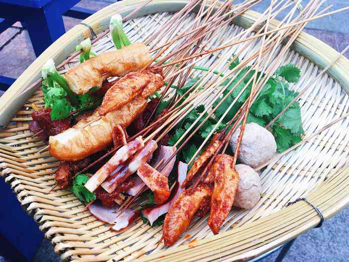 马路边边串串香(茶城店)-"味道还不错,菜品也很多,很新鲜,位置在茶.