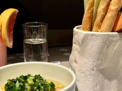-穹六人间 people 6(岳阳路店)