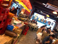 大堂-鲜入围煮花胶鸡海鲜火锅