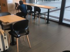 大堂-麦当劳(三亚凤凰机场店)