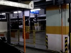 -世纪都会-停车场