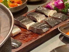 -围炉肉舍•炭烤活鳗•丹东海鲜烤肉(步行街店)