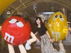 -m豆巧克力世界(上海世茂广场店)