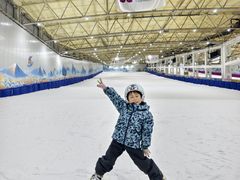 -乔波室内滑雪场