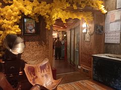 -月亮眼花园餐厅书吧酒吧