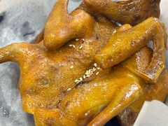 盐焗乳鸽-煲煲掂风味煲仔饭餐厅(西区店)