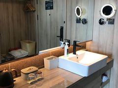 -西安大雁塔科技大学地铁站亚朵酒店