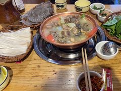 -阿婆情腊排骨火锅(金虹路店)