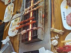 -哈尔滨小酒馆·鲜肉现穿自助烧烤(康新花园店)
