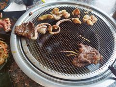 -啊美丽炭火烤肉(滑翔一店)