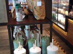 -星巴克臻选(周浦万达店)