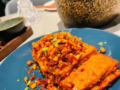 石屏豆腐-半山腰·云南菜(侨福芳草地店)