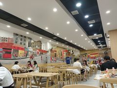 大堂-江城燕子大排档(江汉路步行街店)