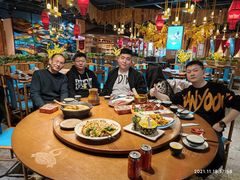 -老滇山寨•云南特色菜•地方菜•民族风情歌舞表演(金碧店)