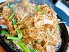 铁板酸菜五花肉-我去·春饼文化主题餐厅(国定路总店)