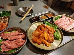 -围炉肉舍•炭烤活鳗•丹东海鲜烤肉(步行街店)