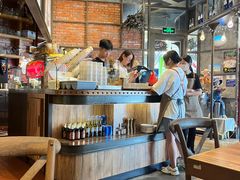 -玛格萝妮(汇智国际商业中心店)