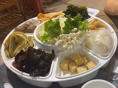 -鸡遇虾煲干锅火锅(小寨金莎店)