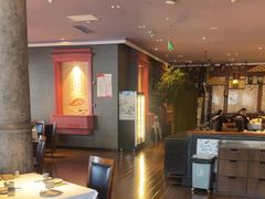 -八府香鸭·啫啫煲(华山路店)