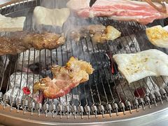 -围炉肉舍•炭烤活鳗•丹东海鲜烤肉(步行街店)