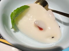 窝边草-局气 烤鸭·北京菜(光华路店)