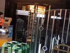 -新大咀港式茶餐厅(宝山万达店)