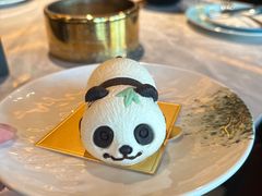 -雍容荟帝王蟹活龙虾展台自助(IFS黑金店)