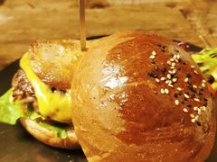 -HIGH FIVE哈福手工汉堡(桂林路店)