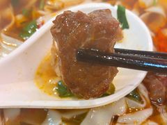 招牌红烧牛肉米粉-呷佬·长沙手工米粉(金沙江路店)