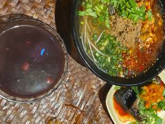 -爆炸头阿姨小四川正宗川味小吃(无任何分店)