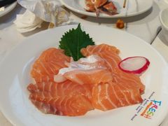 三文鱼刺身-领鲜活海鲜榴莲自助火锅(东门店)