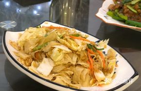 Chinese Cabbage and Tofu Skin Stir-fry