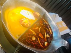 台式麻辣花胶鸡鸳鸯锅-湊湊火锅·茶憩(世博大道店)