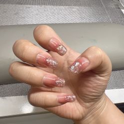 -小黑瓶美甲美睫