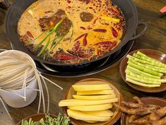 -黄潇洒老火锅(九眼桥宏济巷店)