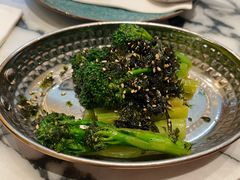 香松碎烤西兰苔-CRAZYONES西班牙海鲜饭(上海美罗城店)