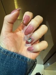 -HUII NAIL绘京美甲美睫会馆