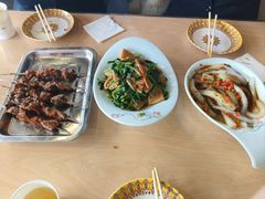 -尕盼舍连锁餐饮大盘鸡拌面王(中和美食街店)