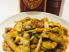 -汇丰百宴(甲尔坝农贸市场店)