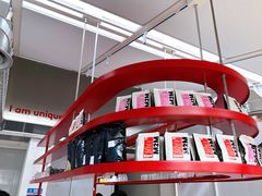 -UNI UNI(环亚凯瑟琳店)