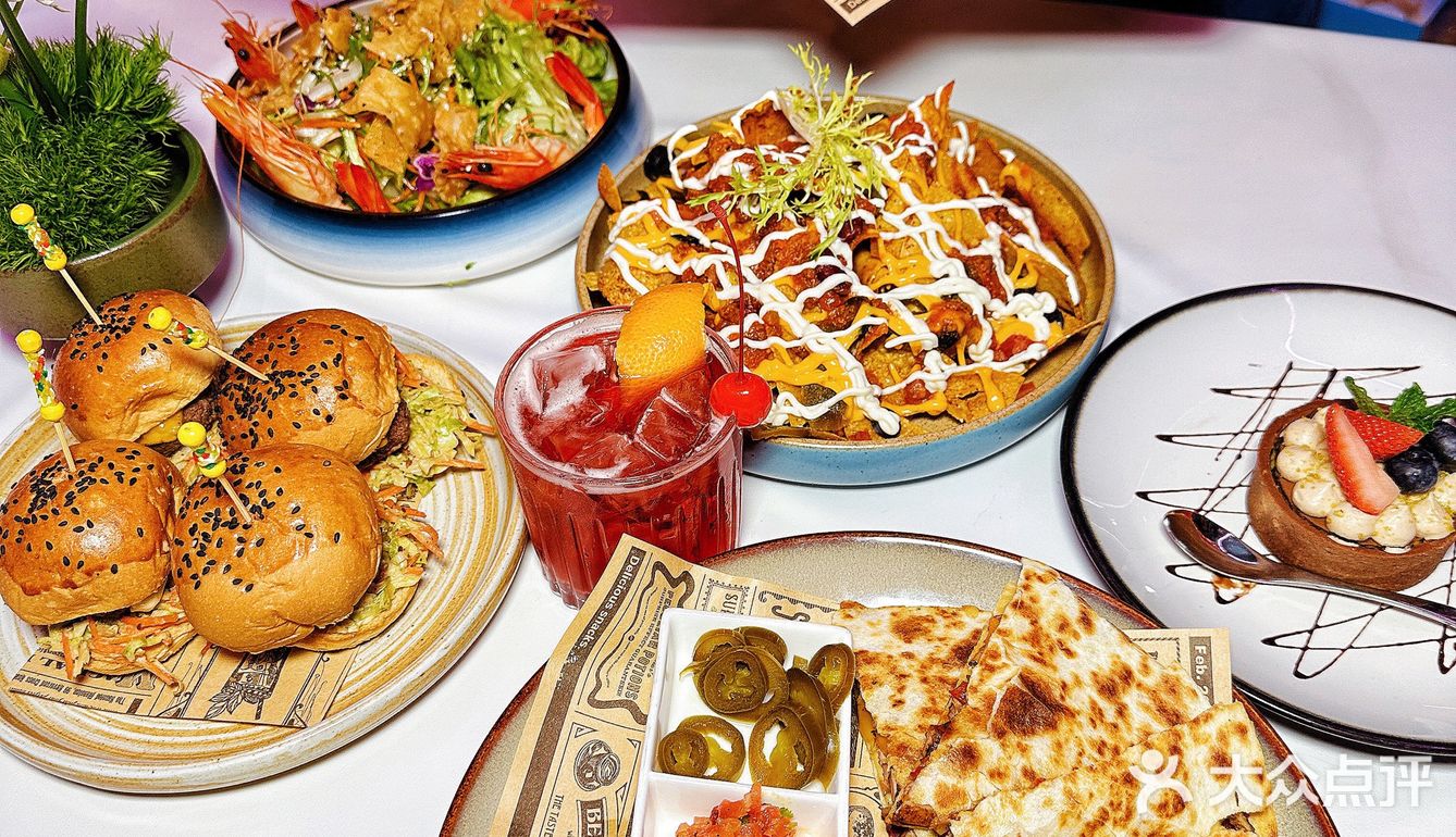 坐在星空泡泡屋里看遍国贸繁华，浪漫在蔓延～