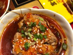 冒猪脑-串门邻居串串火锅(云南南路店)