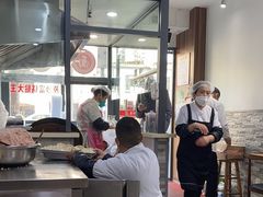 -黄阿姨锅贴大王(万航渡路店)