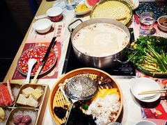 -尚尚仙·酸汤猪手·猪肚鸡火锅(华联万柳购物中心店)