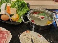 -呷哺呷哺(世贸.工三店)