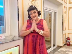 -金东尼人妖秀