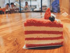 草莓红丝绒蛋糕-巴黎贝甜·生日蛋糕(环球中心店)